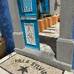 Sylvia Villa *
